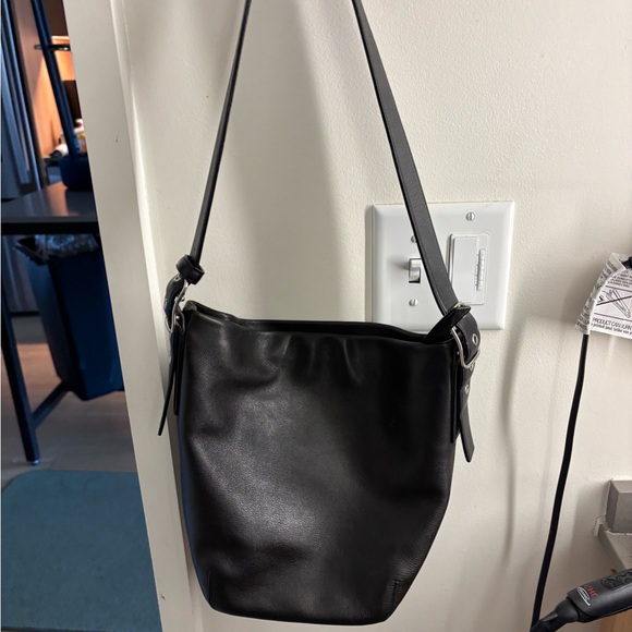 EUC Coach Bucket Bag - Picture 3 of 8